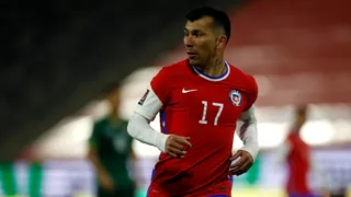 Medel mostró lo que está leyendo y recibió sabrosa respuesta de su esposa: Dirán que te tengo cambiado