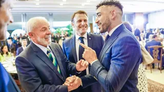 Dimitri Payet compartió almuerzo diplomático con Lula y Macron