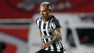 Eduardo Vargas jugó desde el arranque en empate de Atlético Mineiro con Sao Paulo