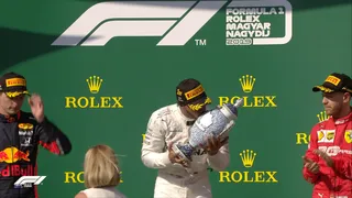 Lewis Hamilton remontó a Max Verstappen y ganó el Gran Premio de Hungría