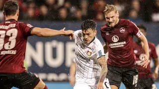 Charles Aránguiz fue titular en la igualdad de Bayer Leverkusen ante Nuremberg