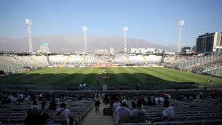 ¿Está en condiciones?: Jorge Almirón y Aníbal Mosa inspeccionaron la cancha del Estadio Monumental