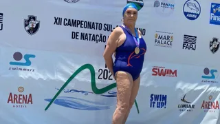 Eliana Busch rompió récord en el Sudamericano de Natación de Brasil