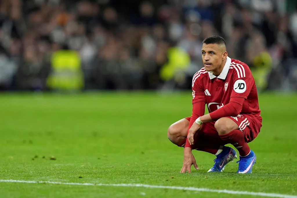 Alexis tendría que buscar equipo a mediados de este 2026 si parte de Sevilla/ © IMAGO-Middle East Images