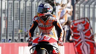 Marc Márquez se dislocó el hombro mientras celebraba su título de Moto GP