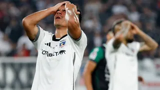 Alarma en Colo Colo: Sanción de Conmebol forzaría la venta de dos de sus figuras