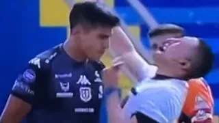 Agresión al árbitro empañó partido en el fútbol ecuatoriano
