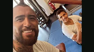 El halago de Arturo Vidal a Alexis luego del triunfo sobre Salernitana: Con el goleador