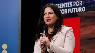 Ministra Orellana llamó a tomar medidas a su “querido” Colo Colo en el caso de Thompson