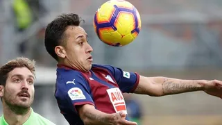 Fabián Orellana fue titular en agónico empate de Eibar con Levante