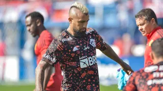 Arturo Vidal fue internado en un centro médico en Brasil por una infección