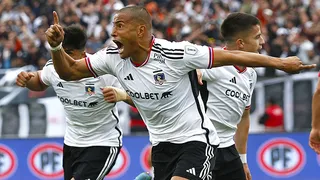 Leandro Benegas marcó la igualdad de Colo Colo ante la UC con un zurdazo dentro del área