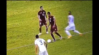 Hinchas de Venezuela festejaron túnel que Herrera le realizó a Arturo Vidal