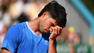 No habrá bicampeón: Carlos Alcaraz anuncia su baja para Roland Garros por lesión