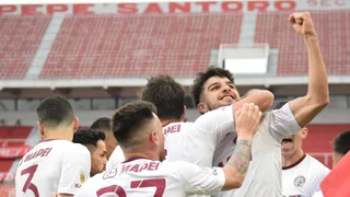 Lanús venció a Independiente en Avellaneda y se escapó en la cima de la liga argentina