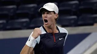 Jannik Sinner batalló para vencer a Ilya Ivashka en octavos del US Open