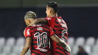 Erick Pulgar le dio el triunfo a Flamengo con un golazo en su visita a Santos