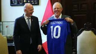 Infantino visitó a Pedro Pablo Kuczynski en la Casa de Gobierno peruana