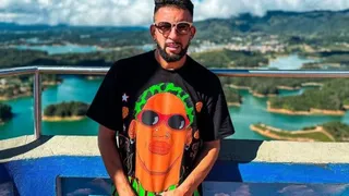 Mauricio Isla sigue disfrutando en Medellín a la espera de tener nuevo club