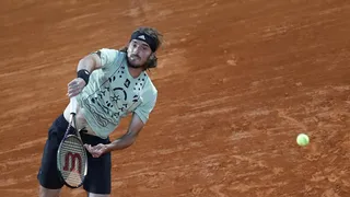 Tsitsipas sobrevivió ante Schwartzman y jugará ante Zverev la semifinal en Montecarlo