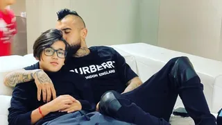 Arturo Vidal lució un casi golazo de chilena de su cumpleañero hijo Alonso