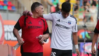 “Está siendo evaluado”: Aclaran la situación de Diego Ulloa tras salir con molestias en Colo Colo