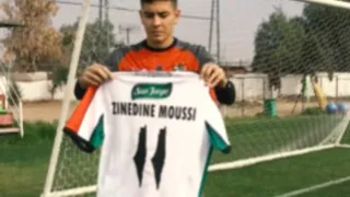 Palestino le envió camiseta personalizada a hincha que expulsaron del estadio de PSG