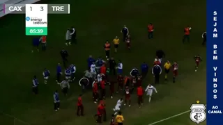 Un golazo desató feroz batalla campal en la cuarta división del fútbol brasileño