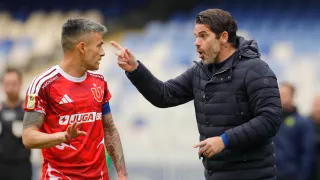 Gago deja en suspenso el regreso de Aránguiz en la U: “Creemos que…” 