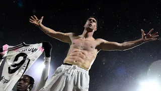 Juventus dio vuelta en la agonía su partido ante Salernitana y sigue presionando por el liderato