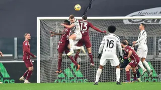 Juventus reaccionó al final y venció a Torino en el clásico de Turín