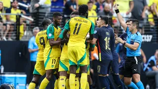 Árbitro chileno protagonizó gran polémica en el duelo de Ecuador y Jamaica en Copa América