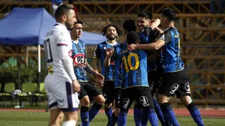 Huachipato logró dramático triunfo sobre Melipilla en la última jugada y sumó valiosos puntos