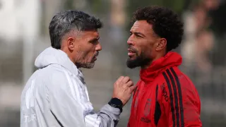 “Tiene altas chances…”: Ortiz da una señal sobre Vozinha para el Superclásico 