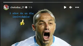 Marcelo Díaz recordó su gol en el clásico con Independiente tras comer un plátano