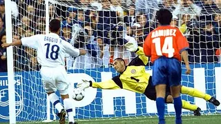 10 grandes futbolistas que le marcaron a Chile en los Mundiales