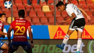 Carlo Villanueva conectó un gran centro de Marcos Bolados y abrió la cuenta para Colo Colo