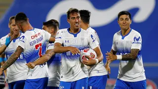 Diego Valencia con un cabezazo aumentó la ventaja de Universidad Católica ante Palestino