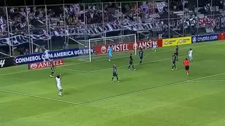 Paiva la armó y Zavala definió para el empate de Colo Colo ante Sportivo Trinidense