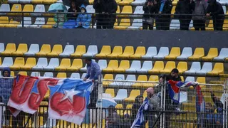 Everton y U. Católica igualaron en friccionado duelo bajo la lluvia en Sausalito