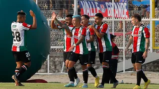 Palestino celebró por primera vez en el torneo a costa de una dormida Universidad de Chile
