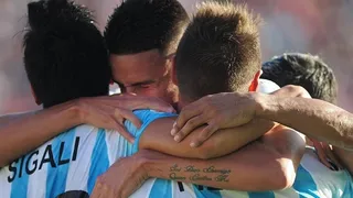 Racing derribó a San Lorenzo con Arias, Mena y Díaz como titulares