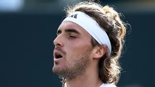 Tsitsipas sobrevivió a un complejo partido ante Dominic Thiem