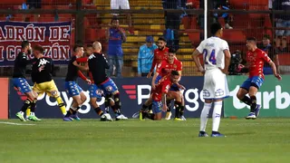Manuel Fernández dio la clasificación a Unión en Copa Chile con un gol de cabeza ante la U