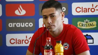 Opazo y su lucha por jugar: Sé que los titulares son Isla y Beausejour, pero debo ponerles presión