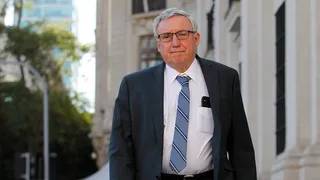 Ennio Vivaldi: Hasta donde podamos, debemos limitar la mercantilización del deporte profesional