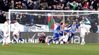 Alavés remontó a Valencia en compañía de Guillermo Maripán