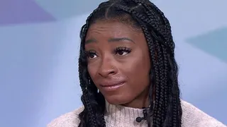 Simone Biles, entre lágrimas: “Aún tengo miedo de hacer gimnasia”