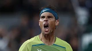 Nadal se quedó con el “duelo de leyendas” y sigue en carrera para extender su hegemonía en París