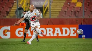 Rangers logró triunfazo ante U Española y mete presión a Santa Cruz por la salvación